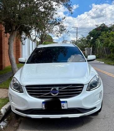 VOLVO XC60 2.0 T5 MOMENTUM GASOLINA 4P AUTOMÁTICO